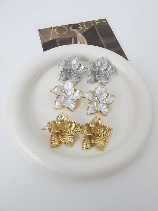 Pure blossom σκουλαρίκια